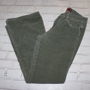 🌿 SO Corduroy Flared Pants · Junior 9 · Olive Green These SO pants feature a ri